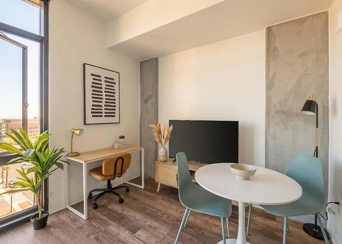 Boulevard Retreat Pool Gym & Parking Included 1 Apartment Phoenix