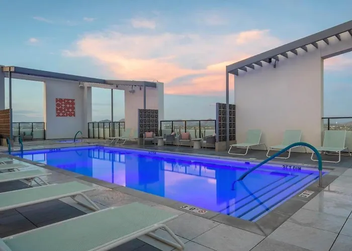 Apartment Boulevard Retreat Pool Gym & Parking Included 1 *
